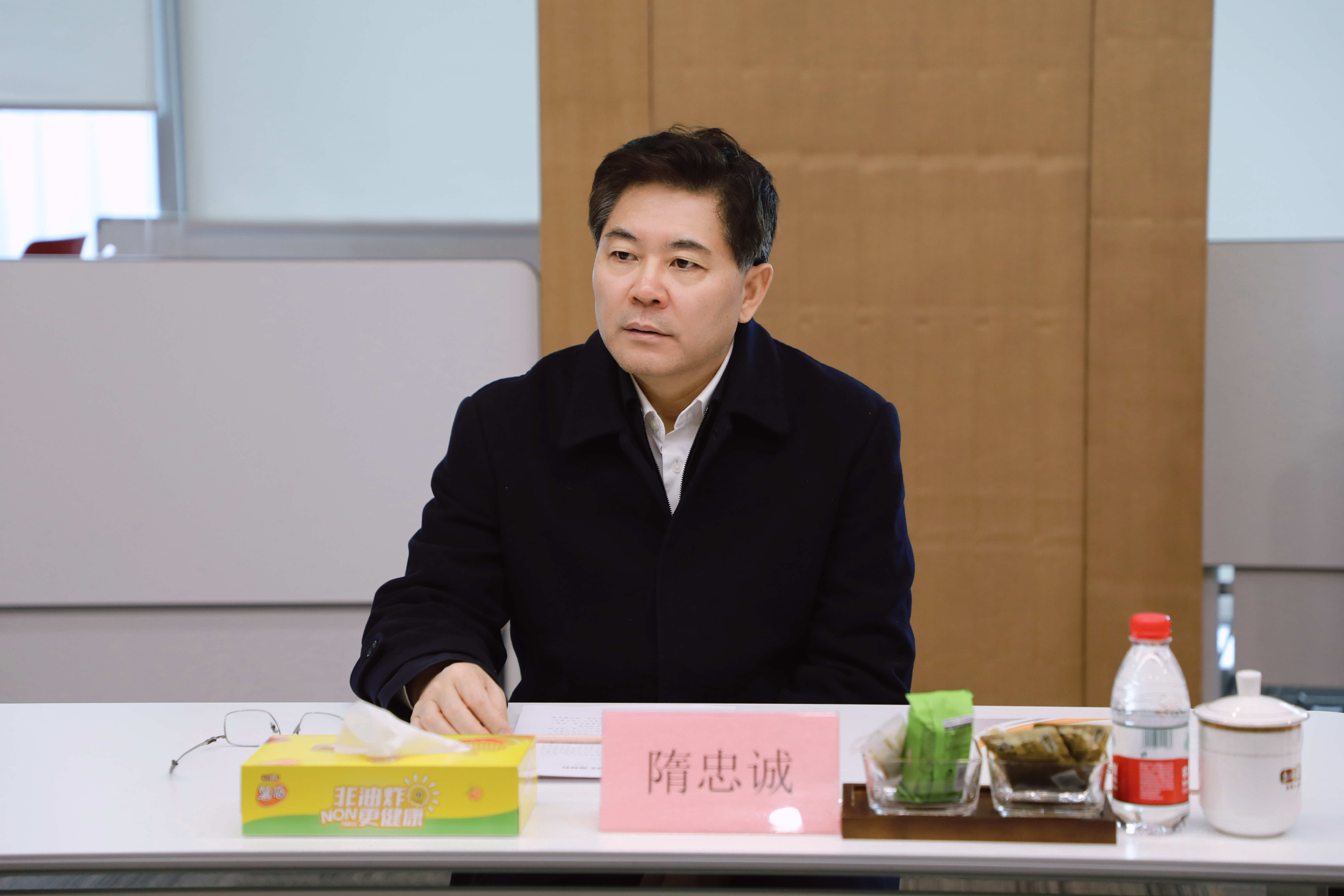 省委統(tǒng)戰(zhàn)部部長隋忠誠一行到鹽津鋪子開展春節(jié)走訪慰問