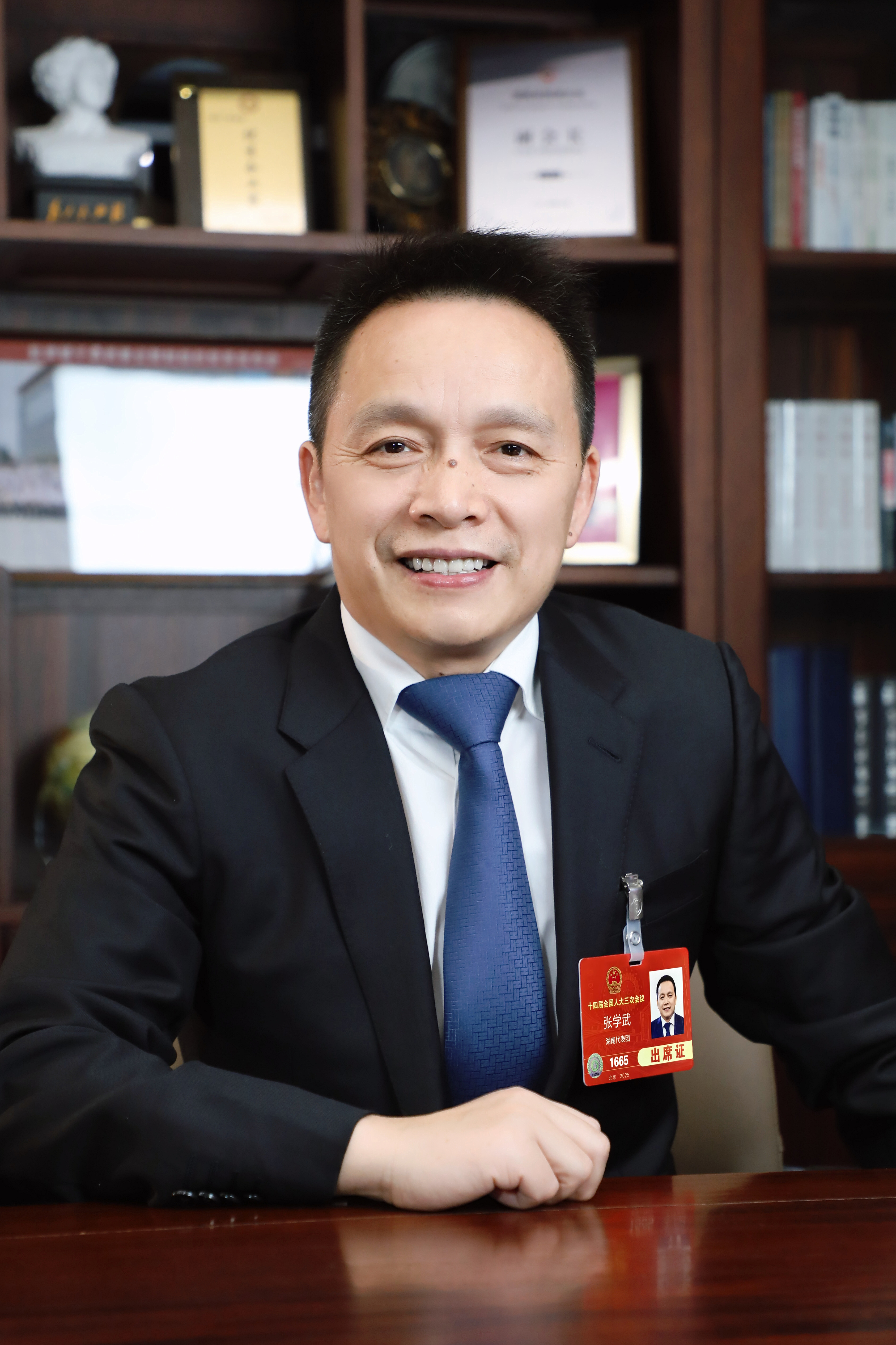 2025兩會 全國人大代表、鹽津鋪?zhàn)佣麻L張學(xué)武赴京履職 2025兩會 全國人大代表、鹽津鋪?zhàn)佣麻L張學(xué)武赴京履職